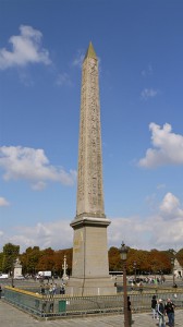 obelisque delouxor place de la conconrde paris 168x300 L’obélisque de Louxor à Paris : histoire et origine